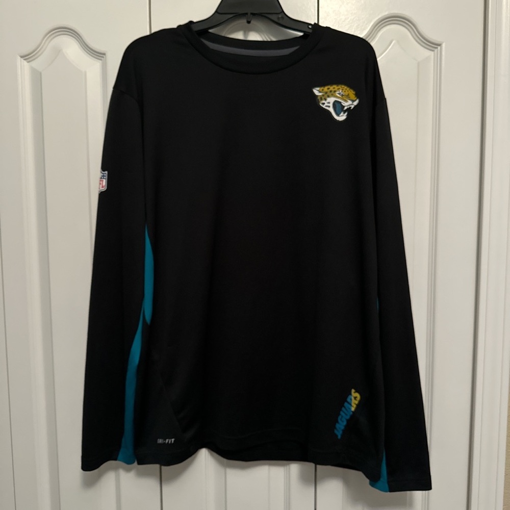 Nike OnField Apparel Dri-Fit Men’s Long Sleeve Shirt Size XXL.